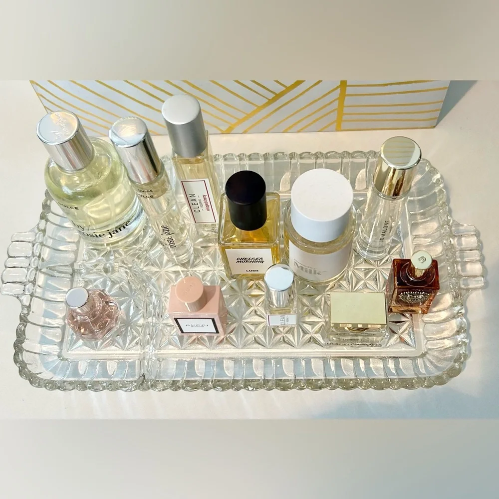 ✨Vintage Pressed Glass Vanity Tray | Perfume & Skincare Display Organizer✨ - Picture 2 of 12